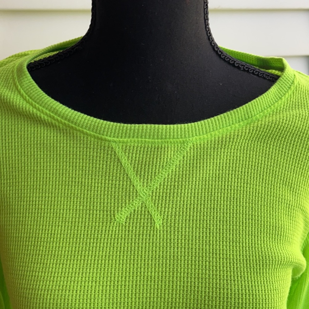 Under Armour Women’s Neon long sleeve shirt. - Picture 3 of 5
